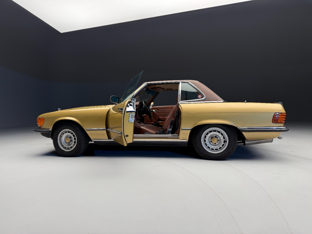 1973 Mercedes-Benz 107 Image 5